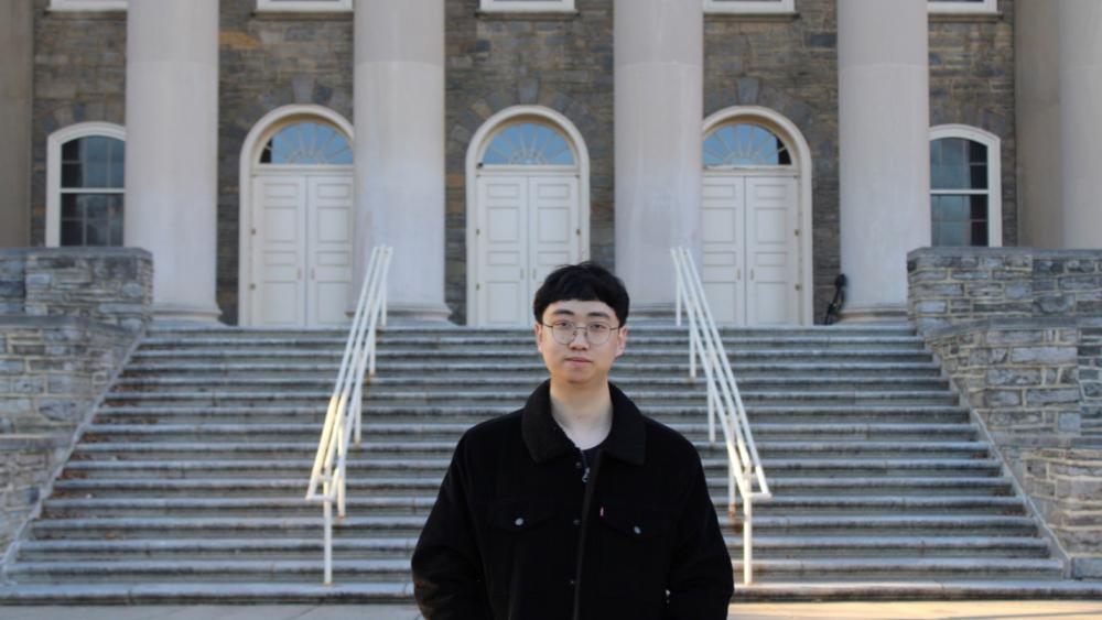 Junyu Zhang selected as Eberly College of Science’s Fall 2022 student